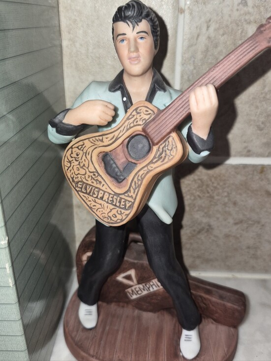 Avon Other - Avon Fine Collectibles porcelain hand-painted figurine of Elvis Presley 1987 New
